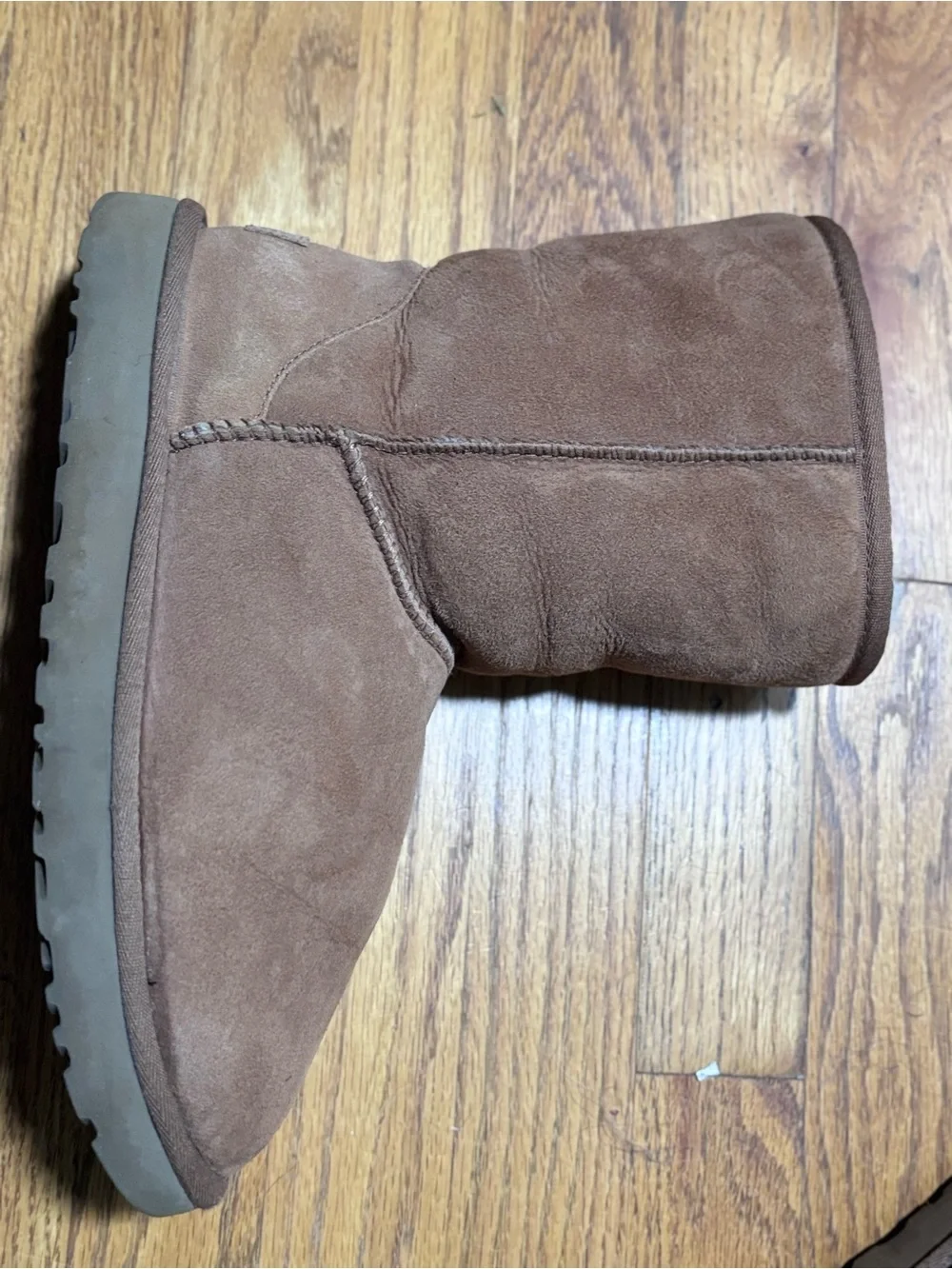 UGG Classic Short II Boots Chestnut Suede Sheepskin Women's Size 9